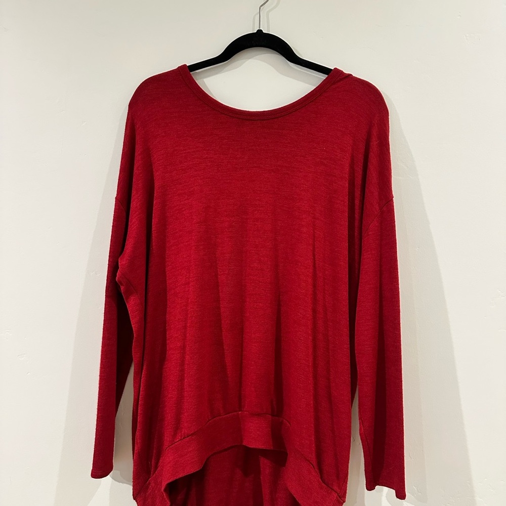 Wilfred Free/Aritzia Red Long Sleeve top
